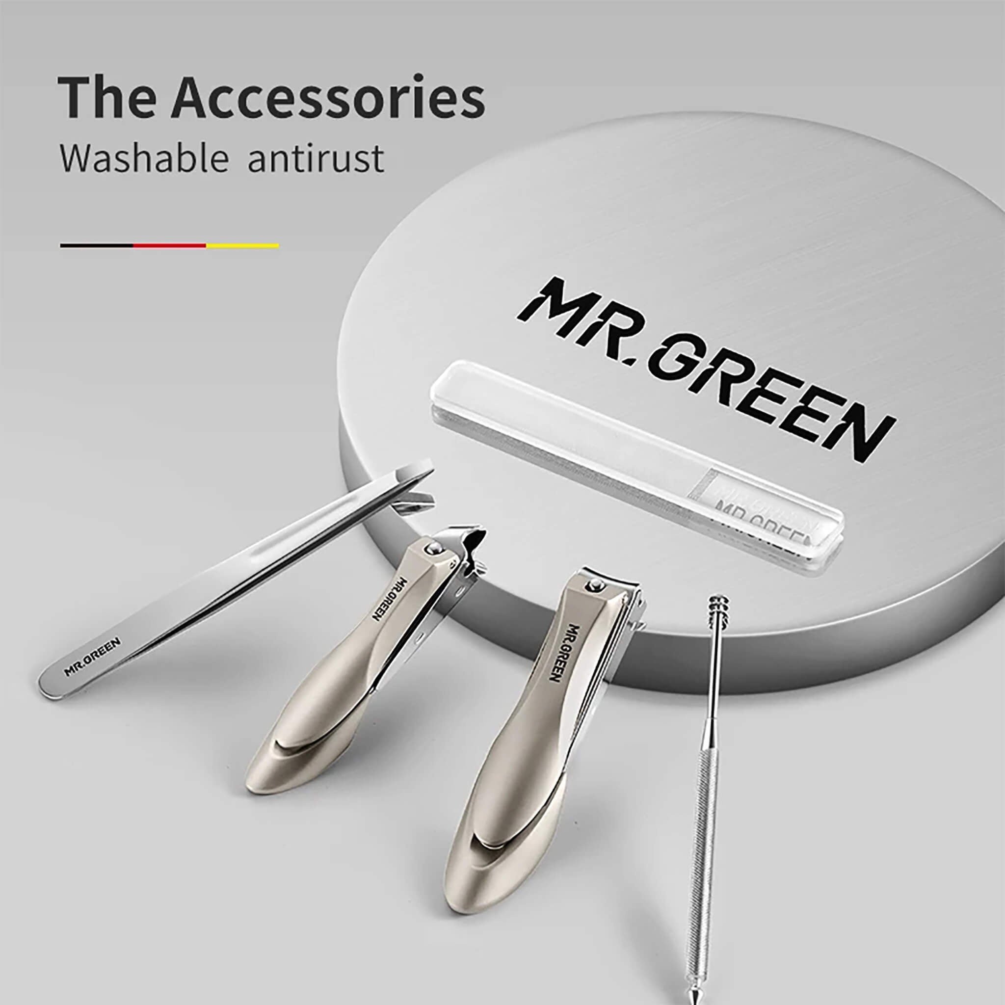 Set de manicura MR.GREEN: accesorios lavables y antióxido—dos cortaúñas, pinza, pusher y lima de vidrio sobre base con logotipo