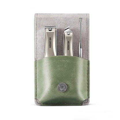 MR.GREEN MR-6304 set de manucure—deux coupe-ongles (droit et oblique) et nettoyeur dans un étui cuir vert à fermeture magnétique